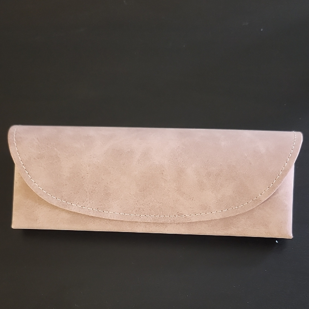 Free with purchase Soft Pink Eyeglasses Case